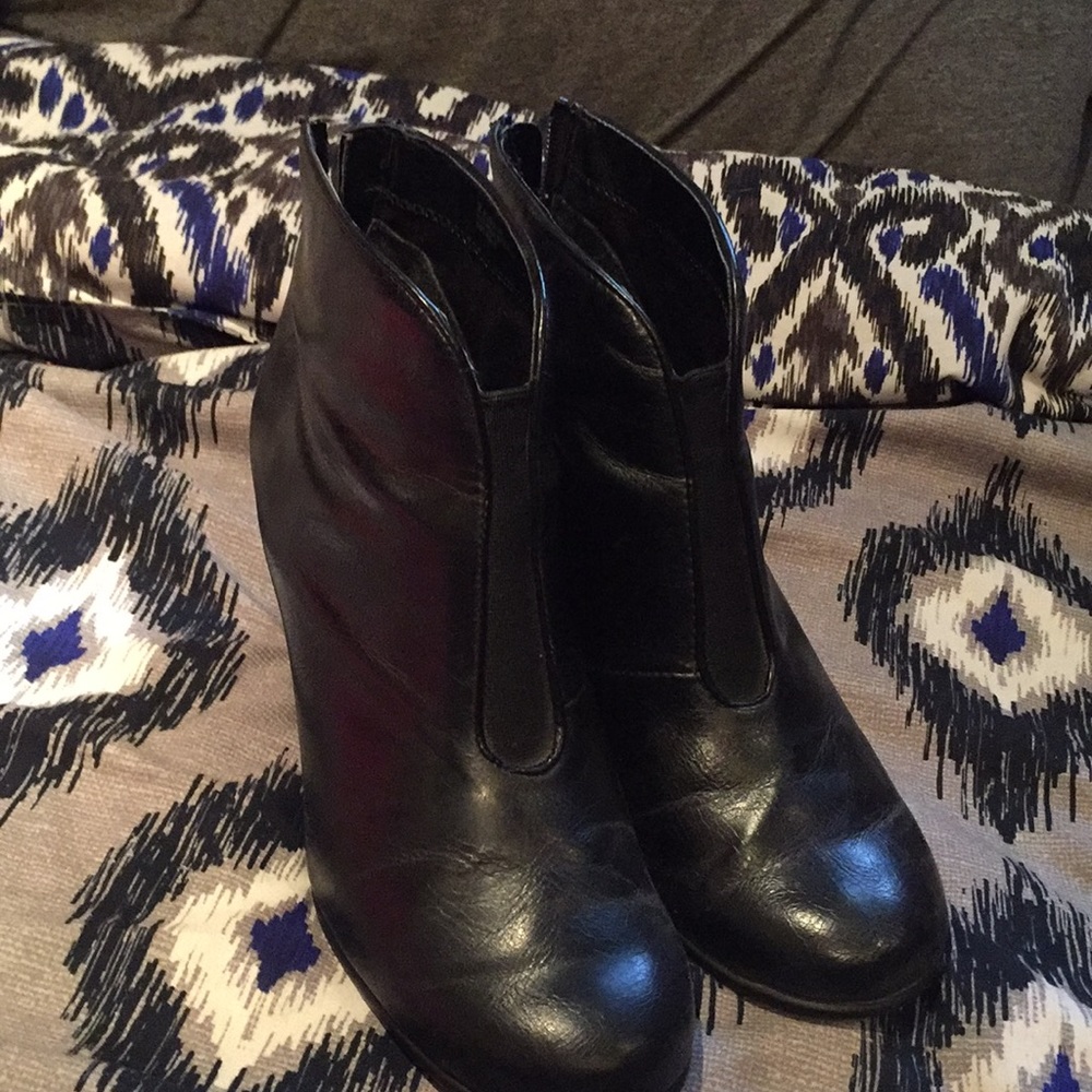 Black wedge bootie